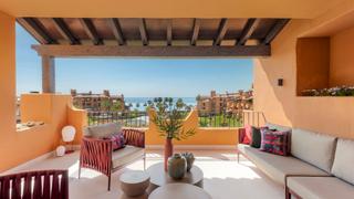 Apartamento en Zona de Punta Plata. Moderno apartamento de 3 dormitorios con vistas al mar en los gr