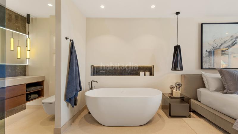 Foto 66cd4cd2-6f7a-4642-8ad3-95c943ad2056. Apartament amb aparcament piscina a Zona de Punta Plata Estepona