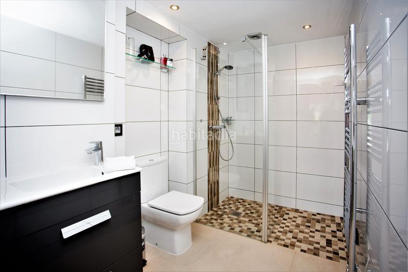 Foto f2551ee8-8e6a-4d7a-bd0d-d4e2d8bfd756. Casa amb aparcament piscina a Nueva Alcántara Marbella