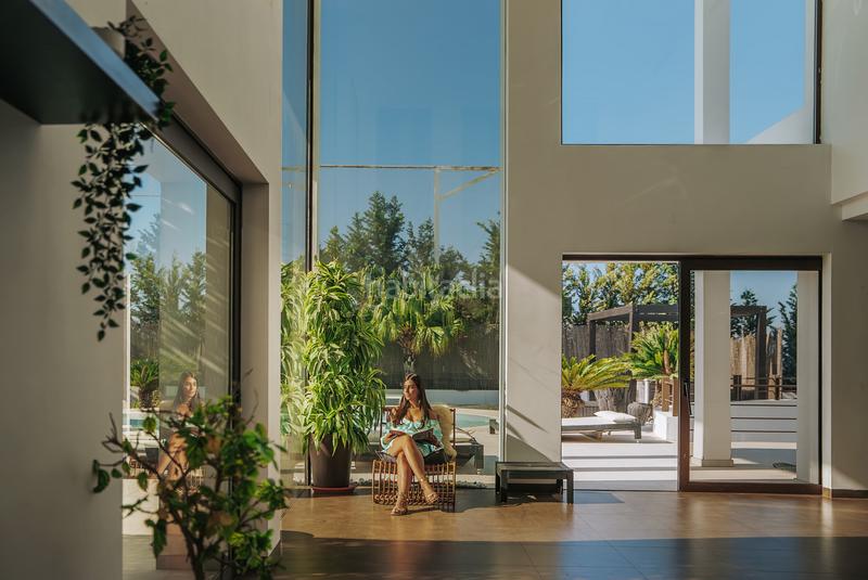 Foto 21b1a97b-fb34-4e98-811d-405ca80777f7. Casa  leon casa contemporánea con vistas panorámicas al mar y al golf en Benahavís