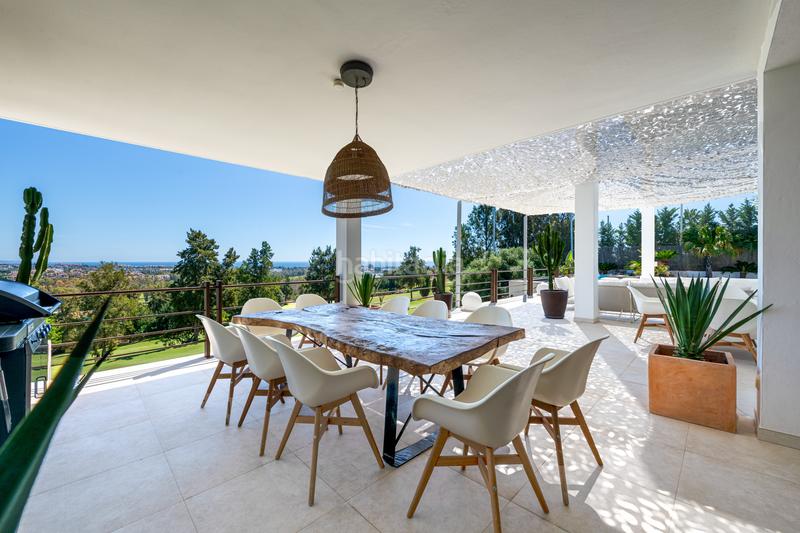 Foto 476bf215-fcc8-4dfc-9a34-4b32679f6038. Casa  leon casa contemporánea con vistas panorámicas al mar y al golf en Benahavís