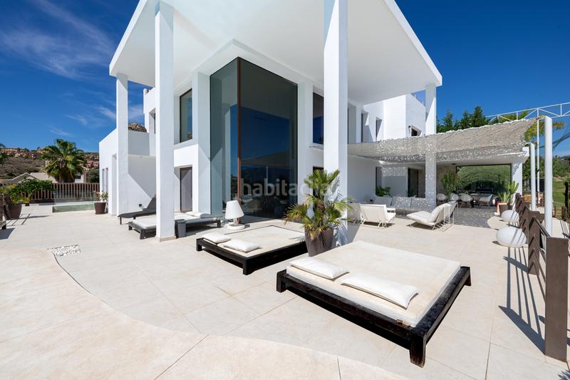 Foto 71457732-21ab-4c87-a26e-56de37cb2915. Casa  leon casa contemporánea con vistas panorámicas al mar y al golf en Benahavís