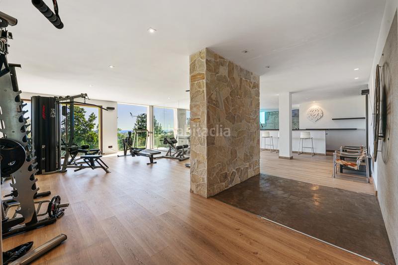 Foto d76000ed-fc69-4ac8-87d9-799a7678c33e. Casa  leon casa contemporánea con vistas panorámicas al mar y al golf en Benahavís