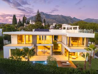 House in La Carolina - Guadalpín. Villa de lujo a estrenar, vistas al mar, milla de oro de marbell