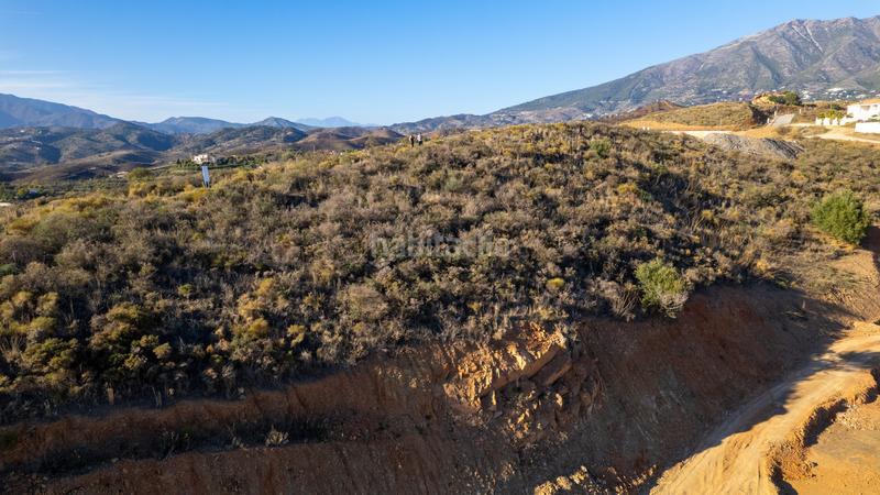 Foto 7e6f6a98-e9db-44b9-a4ed-ef0623f8aa42. Terreno residencial parcela edificable en loma del flamenco, en Mijas