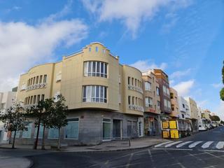 Local Comercial en Leon y castillo 121