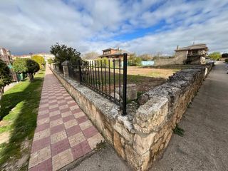 Terreno residenziale  Reyes católicos