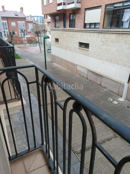 Foto eb5c1385-e581-475d-8955-e0806606e1b0. Lloguer pis amb calefacció aparcament a Los Vadillos - R. Sanitaria - Pozanos Burgos