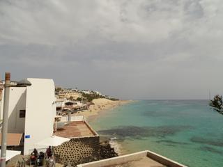 Casa a Morro Jable. Se vende casa adosada en 2 linea de playa, morro jable, fuerteve