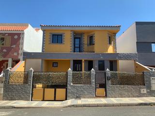 Chalet à Calle juan ramón jiménez 15. Casa o chalet en agimes  las palmas islas canarias