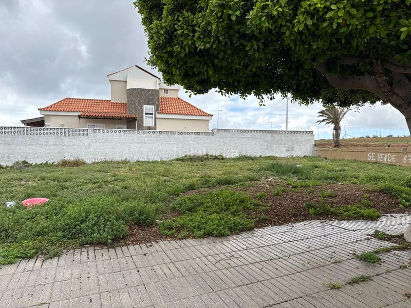 Foto acb1d0b2-206e-44f8-a5aa-89b2efe2abb5. Terreny residencial a calle tedera 9999 a La Garita - Marpequeña Telde