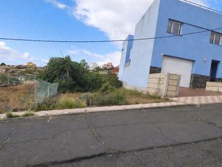 Wohngrundstück in Camino romano 25. Terreno urbano de 222m2 en barranco hondo, candelaria, islas can