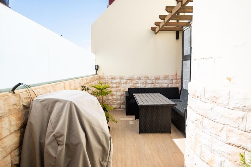 Foto aac927ac-ed1c-4754-970d-8f3ee63e497c. Casa adossada a tabares 3 a Ingenio pueblo Ingenio