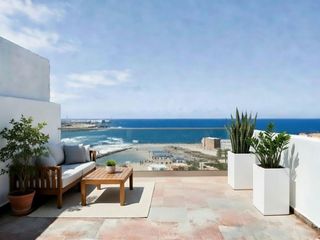 Chalet à Calle calle goya 73. Gran chalet junto al mar con 2 apartamentos independientes  play