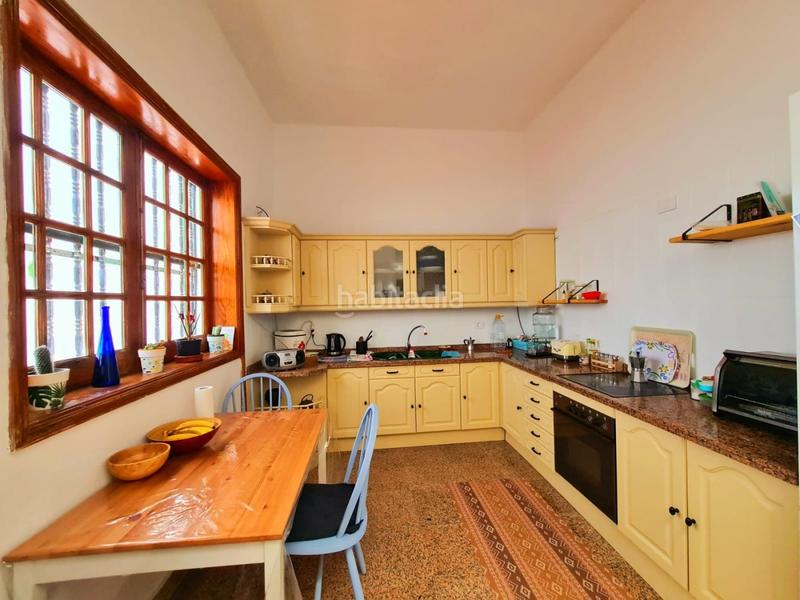 Foto ed769b2b-041e-4134-93d2-d968fa88f943. Haus mit parking in Arucas casco Arucas