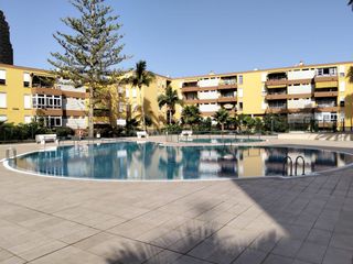 Location Rez-de-chaussée  Calle berna 4. Gran oportunidad!!! se alquila magnífico piso en planta baja de