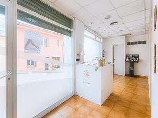 Local commercial à Sant Cebrià de Vallalta. Local de 71 m2 situado a 2 minutos del centro de sant cebrià de