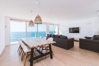 Lloguer Pis a Avinguda doctor furest 20. Piso de 136m2 primera línea de mar 3 habitaciones para temporada