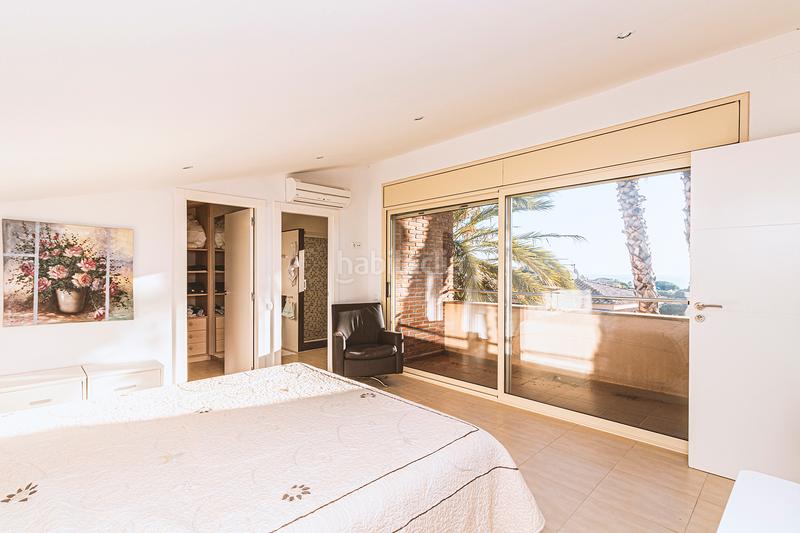 Foto d1837d44-9a67-45f6-bc30-5cef9c3a659b. Chalet con camino parcheggio piscina in Urbanitzacions Sant Pol de Mar