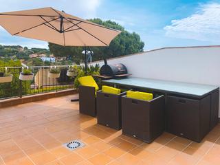 Lloguer Casa adossada a Urbanitzacions. Disponible para la temporada de verano, durante el mes de julio.