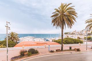 Apartament a Centre. Bonito apartamento de 55 m2 en primera línea de mar