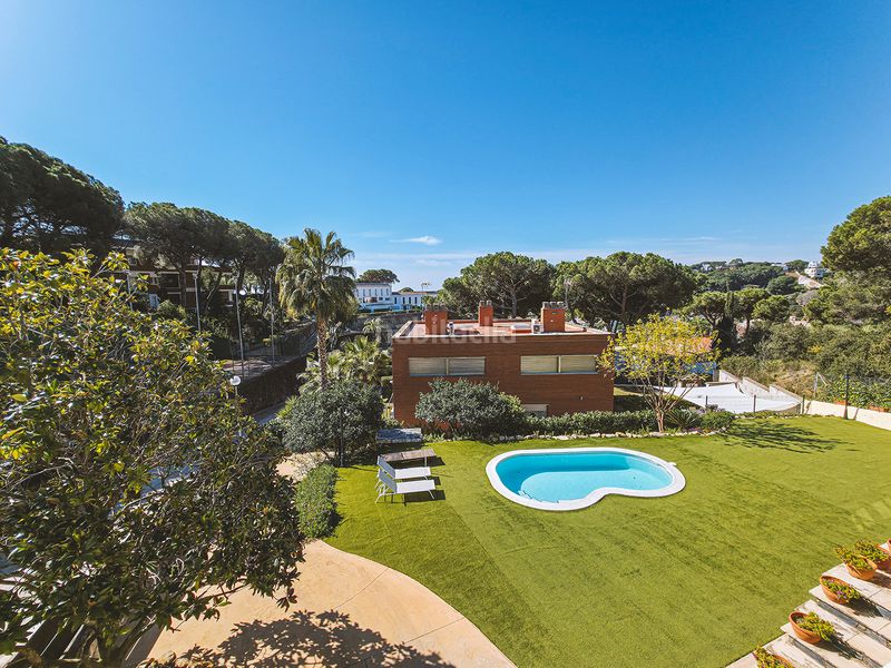 Foto 73ecbdf6-87c4-43c1-b100-026f9860a2ee. Casa amb xemeneia calefacció aparcament piscina a Sant Pol de Mar