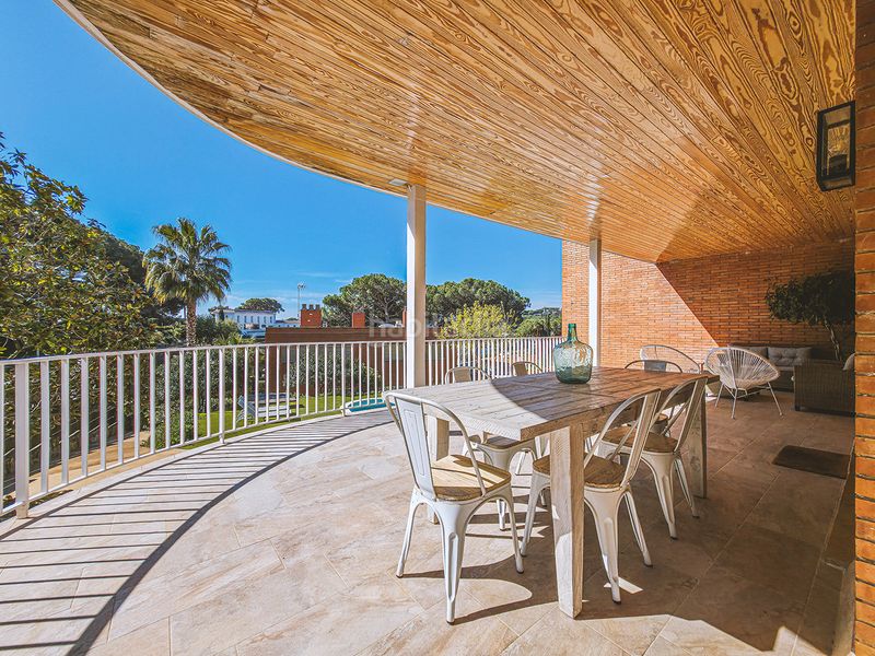 Foto 83898c85-5557-4f3e-89f6-74841e6fb87a. Casa amb xemeneia calefacció aparcament piscina a Sant Pol de Mar