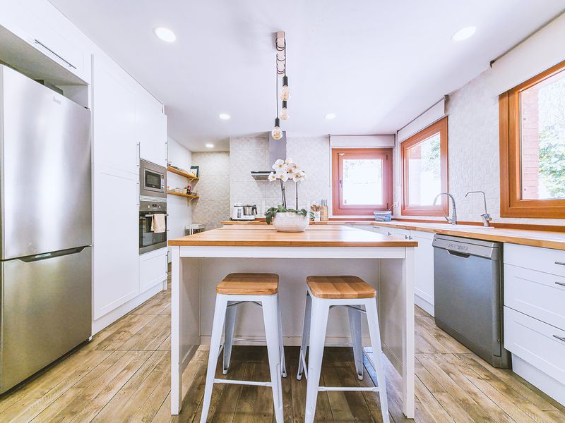 Foto a05ba268-fdb2-4f53-a68e-a3aaba902b38. Casa amb xemeneia calefacció aparcament piscina a Sant Pol de Mar