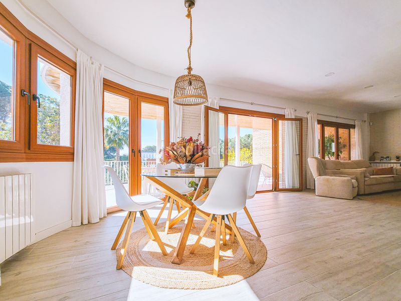 Foto b863c019-430a-46d8-a13a-2b817f76e3f5. Casa amb xemeneia calefacció aparcament piscina a Sant Pol de Mar