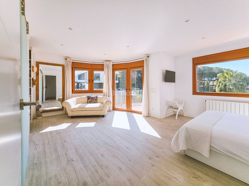 Foto ca1b23a8-c0e1-414f-8f97-f95f4ccd407a. Casa amb xemeneia calefacció aparcament piscina a Sant Pol de Mar