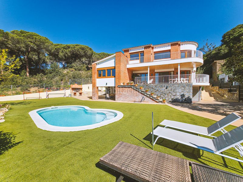 Foto d8fe09ea-d4bb-4fe3-8775-7747ea851cc3. Casa amb xemeneia calefacció aparcament piscina a Sant Pol de Mar