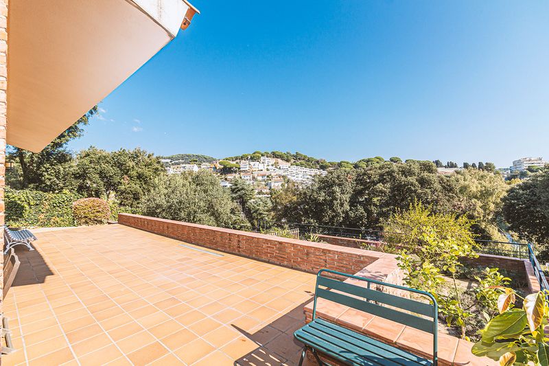 Foto 011b7deb-886b-472e-80a5-7e27be492897. Chalet with fireplace heating parking in Urbanitzacions Sant Pol de Mar