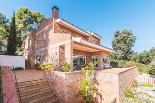 Chalet en Urbanitzacions. Torre de estilo mediterráneo