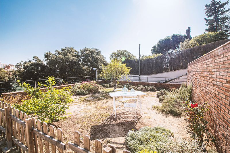 Foto f7e5b340-d68d-48ee-839e-c3b5e868225d. Chalet with fireplace heating parking in Urbanitzacions Sant Pol de Mar