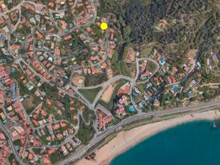 Wohngrundstück in Carrer de narcis monturiol 1. Parcela de 404 m² con vistas al mar en urbapol