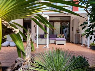 Apartament a Los Realejos pueblo. Apartamento moderno de dos dormitorios en una zona tranquila