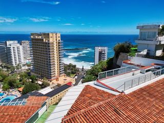 Casa a Zona Botánico. Chalet en ubicación privilegiada con espectaculares vistas al ma