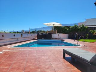 Haus in Los Realejos pueblo. Bungalow con piscina y unas vistas de ensueño