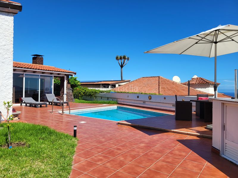 Foto af159b39-da12-4c68-bfad-44c534f2d536. Casa amb calefacció aparcament piscina a Los Realejos pueblo Realejos (Los)