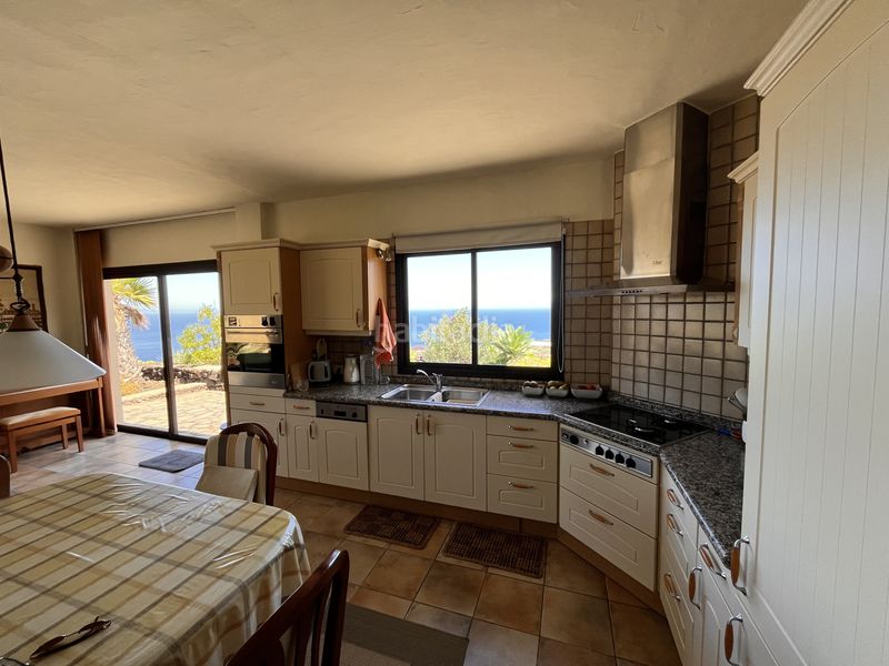 Foto 51e0d695-f0a5-4535-8e30-1b4b91b5d0b9. Casa amb aparcament a Frontera