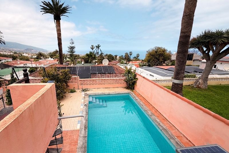 Foto f051e853-cf83-4512-a123-5a6d2f4f3fda. Casa amb aparcament piscina a Las Cuevas - Los Gómez Orotava (La)
