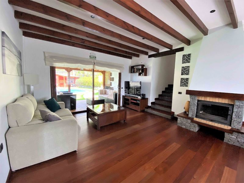 Foto af082d49-4d36-4a91-ba92-404982f2709d. Casa amb aparcament piscina a Frontera