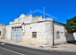 Nau industrial  Jesús de arambarri. Espléndida nave industrial en jesús de arambarri con alta edific