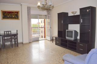 Appartement à Estación 145. Luminoso piso de 3 dormitorios con balcón en paseo de la estació
