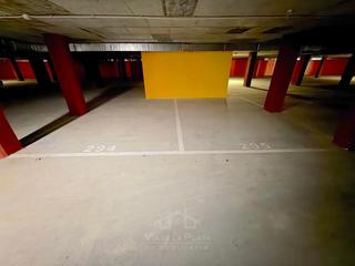 Car parking in Jose Luis Sert 1