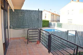 Casa a schiera in Sol 10. Chalet con jardín y piscina en monterrubio