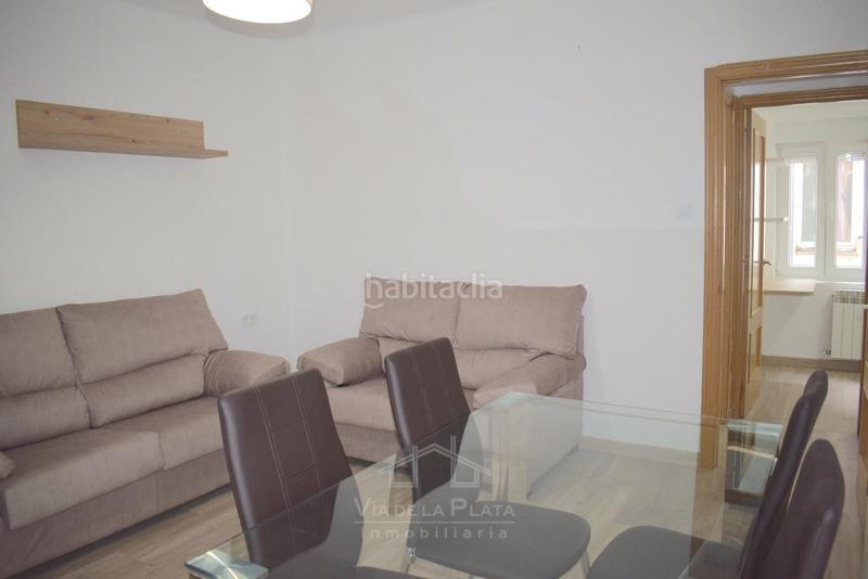 Foto d206914a-ecef-49a5-afce-96b2a3b4e300. Alquiler piso en portugal 174 bonito piso reformado en avenida de portugal en Salamanca