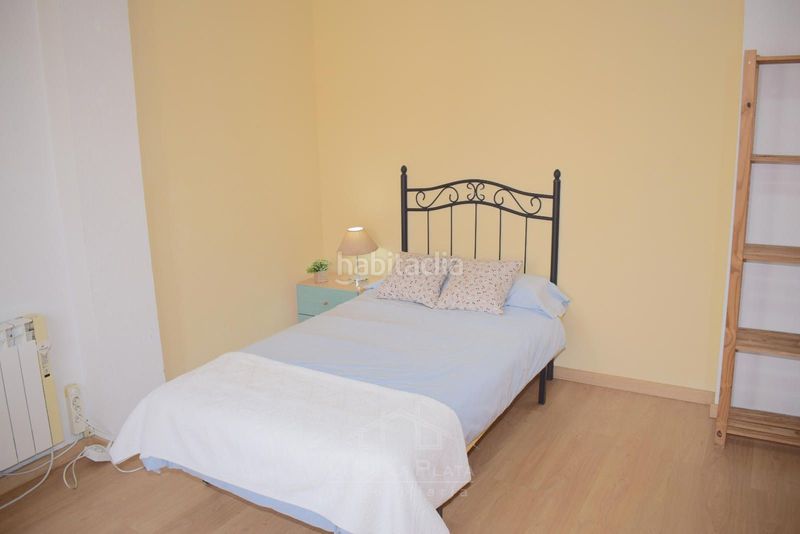 Foto bed01266-bbdb-4c55-8277-b8e4ac23175f. Lloguer àtic amb calefacció a Carmelitas Salamanca