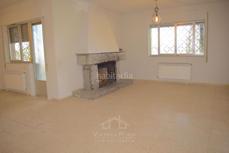 Foto 43e6e8bc-9028-46d1-a714-5c45aa434a4e. Xalet amb calefacció aparcament piscina a Villoria