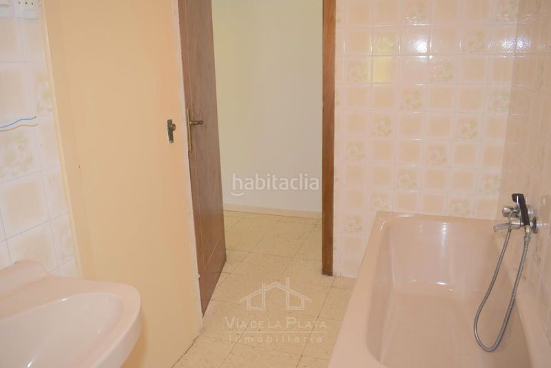 Foto e5562dfa-d3e7-47fe-b558-9baf46bcf41c. Xalet amb calefacció aparcament piscina a Villoria